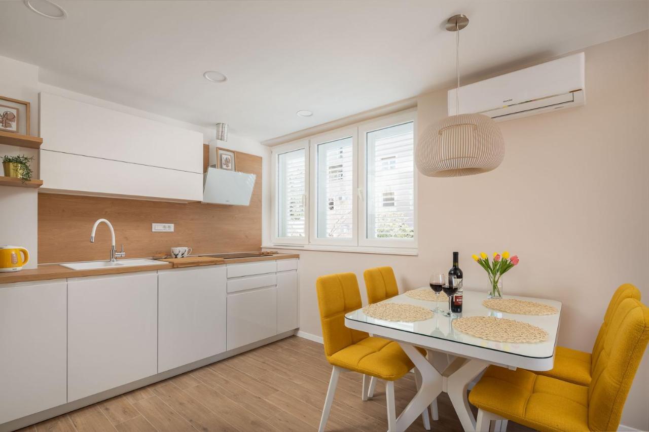 New & Modern Apartment Aa Split Luaran gambar